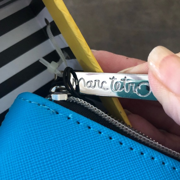 Marc Tetro - Schnauzer Blue Zip Around Wallet - NWT and Gift Box - Picture 10 of 13